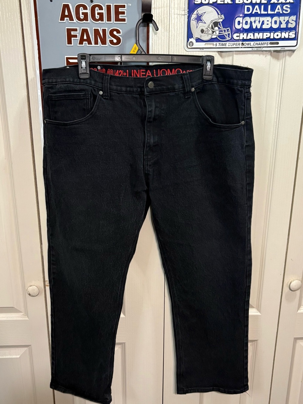 Linea Uomo Men's Black Jeans - Classic Straight Fit